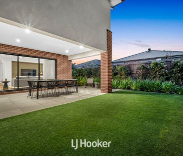 Ex-Display Luxury Home with Five Private Suites & Multiple Living Areas - Photo 1