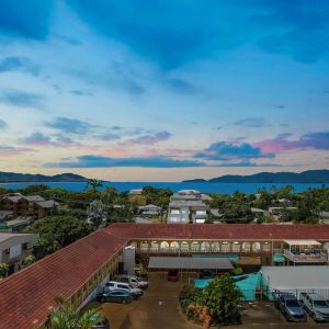 Luxury Coastal Living with Panoramic Bay Views - Photo 3
