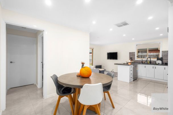 Charming Family Home - Photo 1