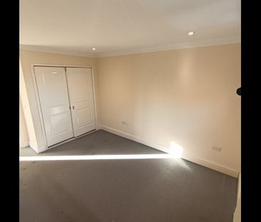 3 Bed Flat, Glencar Court, SE19 - Photo 1