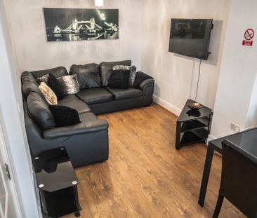 7 bedroom townhouse to rent - Photo 1