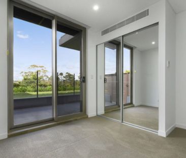 Large courtyard Ground Floor apartment 2Bed 2 Bath - Photo 4