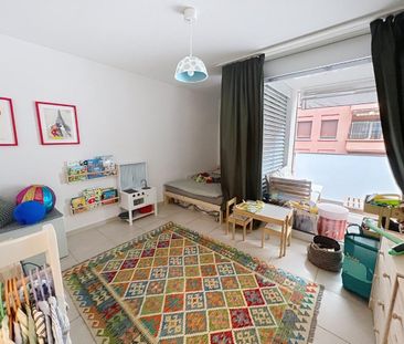 Appartement spacieux, traversant et lumineux de 5 pièces avec en su... - Photo 4