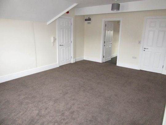 1 bed studio flat to rent in Old Tiverton Road, Exeter, EX4 - Photo 1