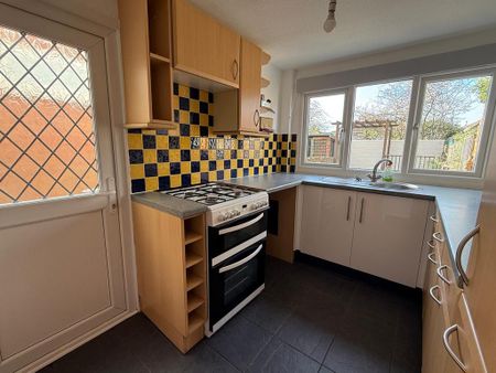 2 bedroom terraced house to rent - Photo 4