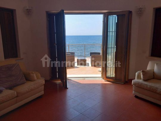 Villa unifamiliare largo Impero 1, Centro, Santa Marinella - Photo 1