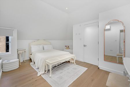 6 bedroom detached house to rent - Photo 3