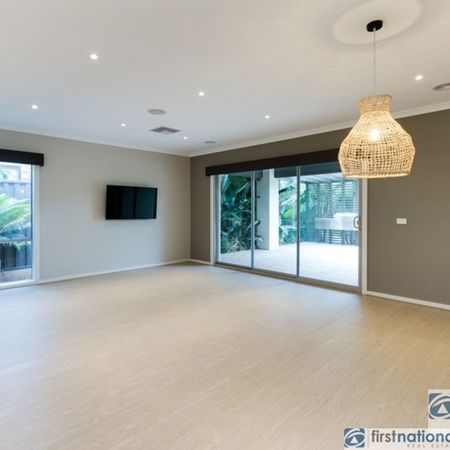 10 Eliburn Drive, 3977, Cranbourne East Vic - Photo 3