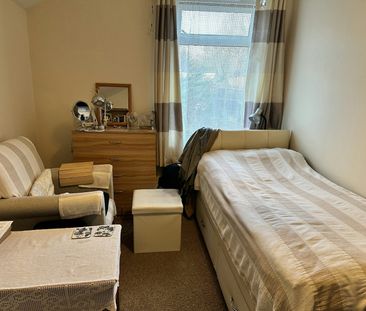 Terraced House to rent on - Photo 4