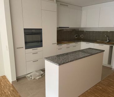 Wir bieten eine renovierte Wohnung im Zentrum von Wollishofen an. - Photo 3