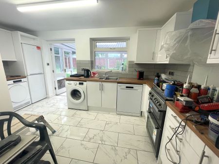 3 bedroom house to rent Borrowfield Road, Spondon, DE21 - Photo 4
