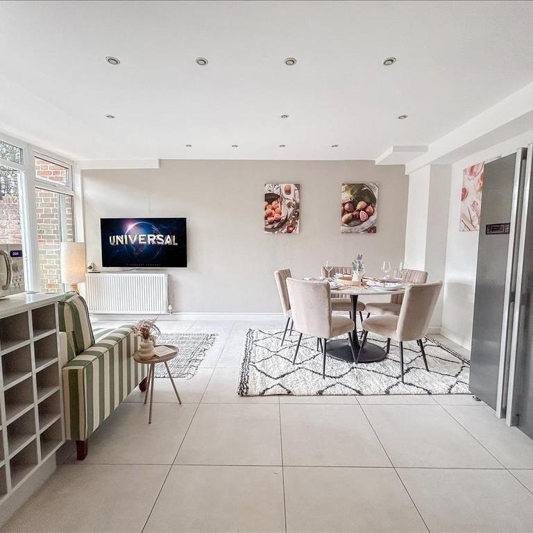 6 bedroom house to rent - Photo 1