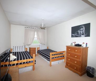 Gold Hill East, Chalfont St. Peter, Buckinghamshire,SL9 - Photo 3