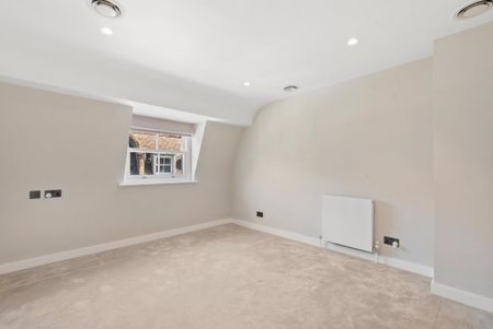 3 bedroom mews to rent - Photo 2