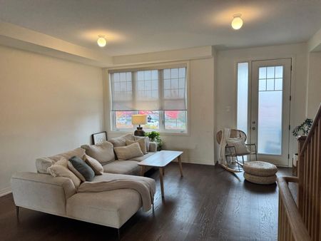 For Lease - 17 Prince William Boulevard, Clarington, Ontario - Photo 4