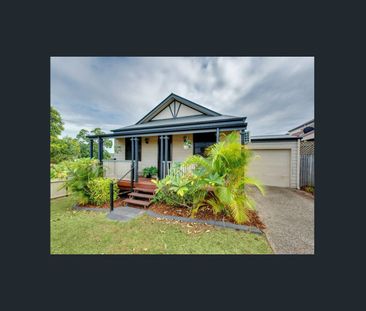 HOME WITH CHARMING CHARACTER - Photo 6