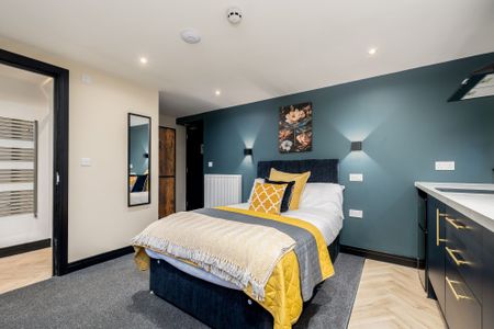 Crown House, Nuneaton, CV11 4BX - Photo 3