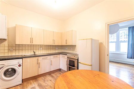 3 bedroom apartment to rent - Photo 4