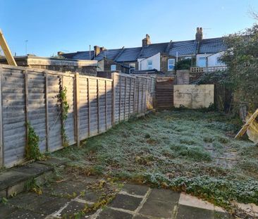 2 bedroom terraced house to rent - Photo 3