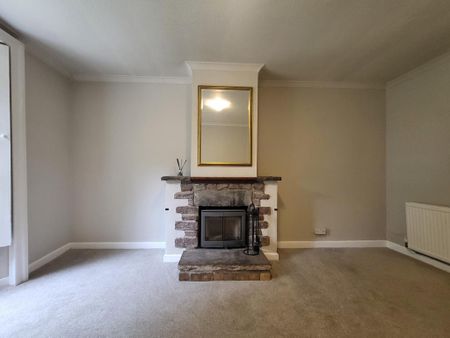 4 bedroom semi-detached house to rent - Photo 3