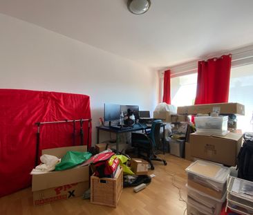 Perfekte Gelegenheit: 2-Zimmer-Wohnung mit riesiger Dachterrasse in Benrath! - Photo 2