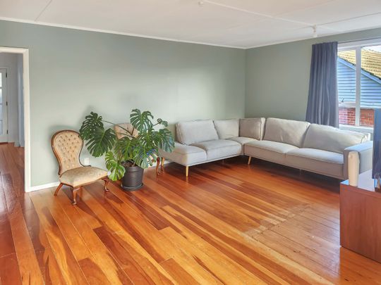 Welcome to this lovely 3 bedroom home with so much to offer. - Photo 1