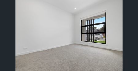 Impressive In Scale, Style & Luxury - Photo 2