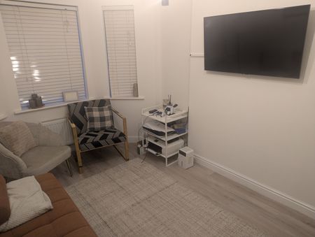 4 Bed Semi-Detached House, Barley Road, B16 - Photo 2