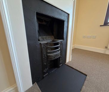 2 bedroom semi-detached house to rent - Photo 5