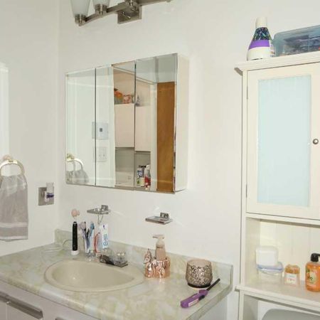 Appartement 5 1/2 à louer – Haut de triplex | Secteur Vimont (Laval) - Photo 3