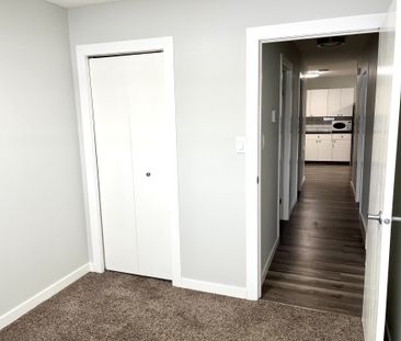 6332 Hewson (Main Level) All Utilities Included! - Photo 6