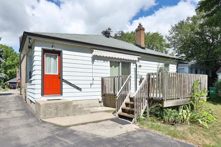 For Lease - 68 Oriole Avenue, Mississauga, Ontario - Photo 2