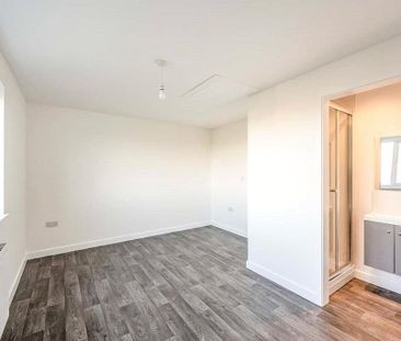 2 bedroom semi-detached house to rent - Photo 2