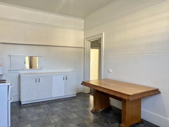 Updated and ready, right in the City Centre! - Photo 1