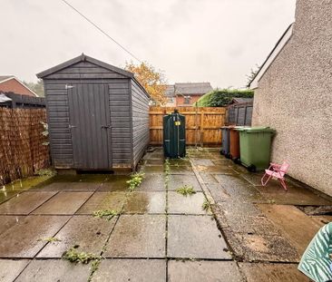 42 Drumard Drive, Lisburn, BT28 2HY - Photo 2