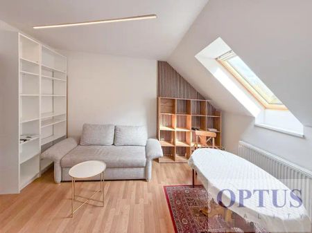 Horoměřice, ul. Politických vězňů, nadstandardní mezonetový byt 3 + k.k. + pracovna, 78 m - Fotografie 5