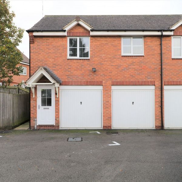 Farnborough Avenue, Rugby - Photo 1