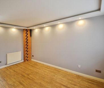 2 bedroom semi-detached house to rent - Photo 4