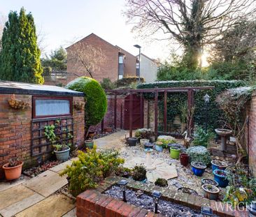 2 bedroom Mid Terraced House - PARKSIDE, WELWYN - Photo 1