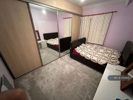 4 bedroom terraced house to rent - Photo 4