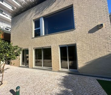 MORADIA T4 DUPLEX EM CONDOMÍNIO NO CENTRO DO ESTORIL - Photo 1