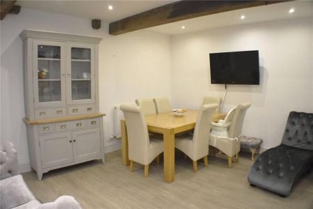 East Morton - Photo 2