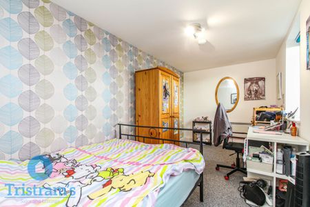 2 bed Flat for Rent - Photo 4