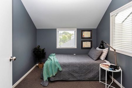 Large Family Home, newly renovated! - Photo 5