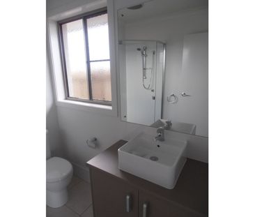 3 Bedroom Duplex in Andergrove Lakes - Photo 4