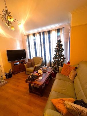 3 Bed Detached House, Argyle Road, HA2 - Photo 1