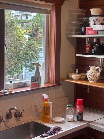 Two Bedroom Flat with Views in City Centre - Photo 5