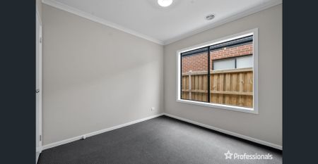 Modern comfort in Bonnie Brook’s booming zone! - Photo 3