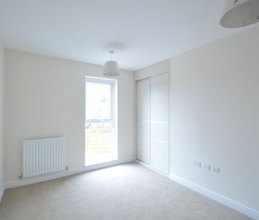 Augustine Apartment, Hawker Drive, Addlestone, KT15 - Photo 4