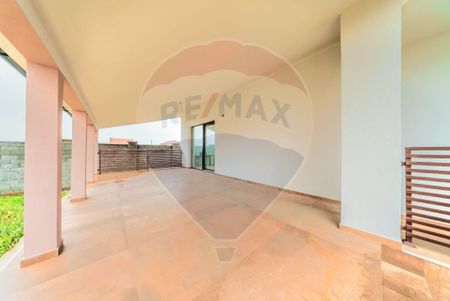 Vilă de Lux 358 mp – Ideal Rezidențial sau Sediu Firm... - Fotografie 4